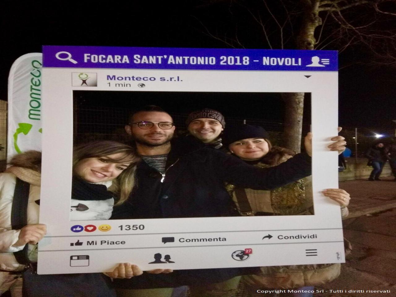 ragazzi in cornice Monteco per fare foto